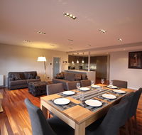 Sunny 3 Bedroom Apartment in Sandy Bay - Perths Hotel