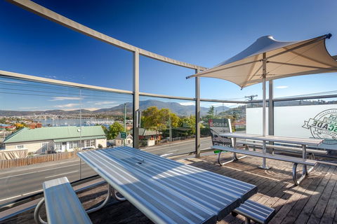 Beltana Hotel - Perths Hotel 9