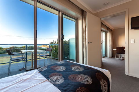 Beachfront Bicheno - Perths Hotel 8