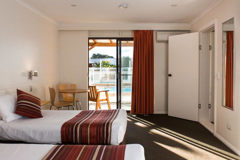 Beachfront Bicheno - Perths Hotel 29