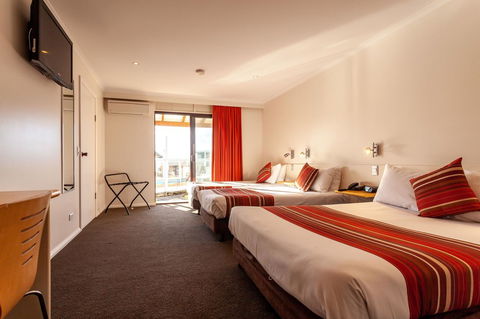 Beachfront Bicheno - Perths Hotel 26