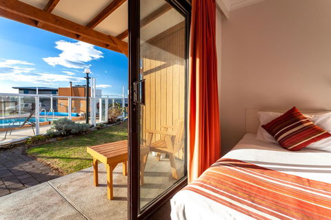 Beachfront Bicheno - Perths Hotel 4