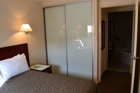 Lufra Hotel And Apartments - Perths Hotel 9
