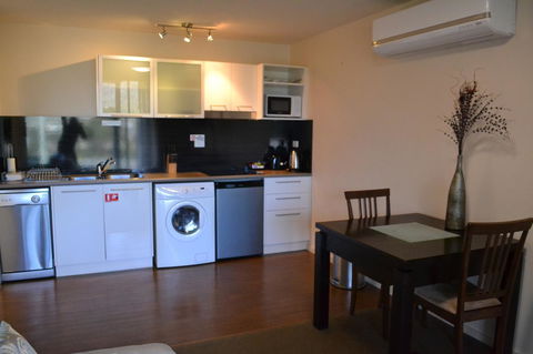 Lufra Hotel And Apartments - Perths Hotel 29