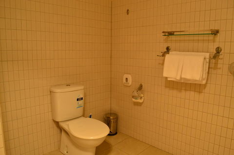 Lufra Hotel And Apartments - Perths Hotel 11