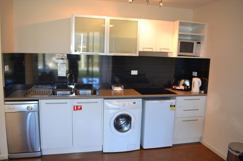 Lufra Hotel And Apartments - Perths Hotel 20