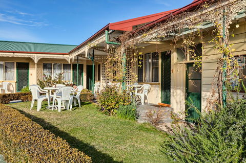 Wintersun Gardens Motel - Perths Hotel 24