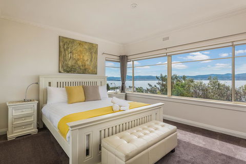 Sunrise On The Bay - Perths Hotel 5