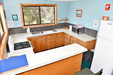 Bicheno Backpackers - Perths Hotel 9