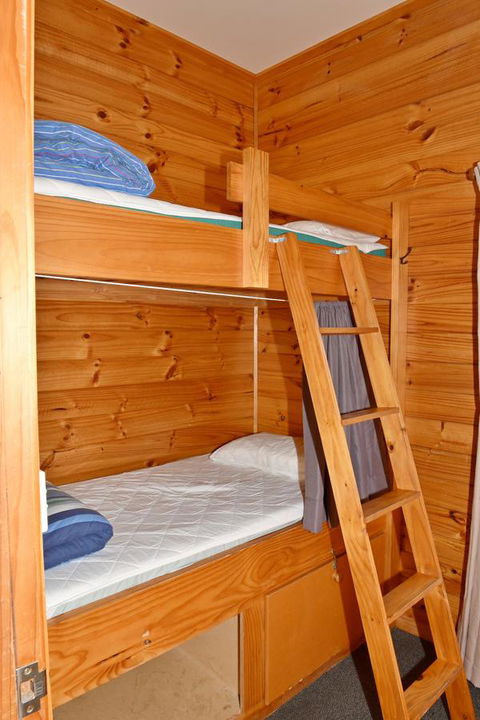 Bicheno Backpackers - Perths Hotel 22