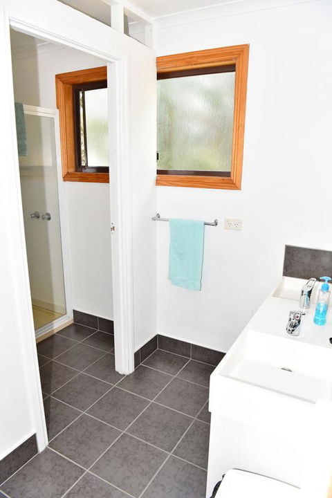Bicheno Backpackers - Perths Hotel 7