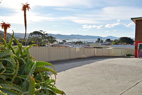 Bicheno Backpackers - Perths Hotel 24