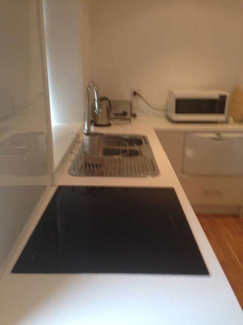 Hobart Colonial Apartment - Perths Hotel 9