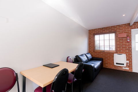 Bay Hotel Apartments - Perths Hotel 9