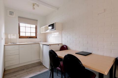 Bay Hotel Apartments - Perths Hotel 3