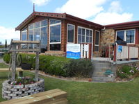 Book Bicheno Accommodation Vacations Perths Hotel Perths Hotel