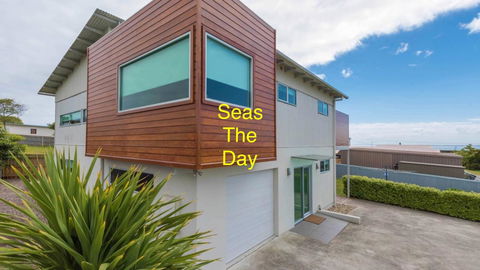 Seas The Day - Seaside Getaway - Perths Hotel 1