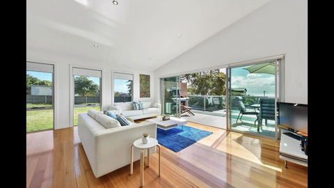 Seas The Day - Seaside Getaway - Perths Hotel 0