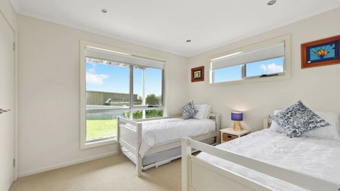 Seas The Day - Seaside Getaway - Perths Hotel 10