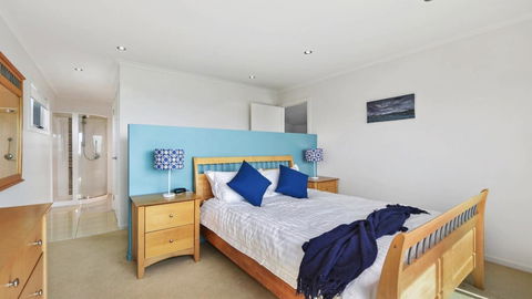 Seas The Day - Seaside Getaway - Perths Hotel 7