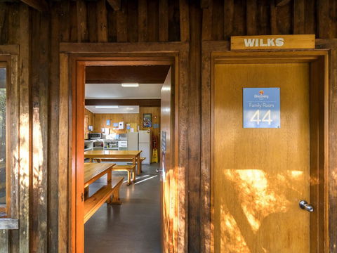 Discovery Parks - Cradle Mountain - Perths Hotel 11