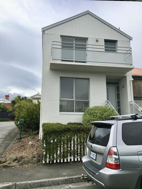 4 At 8 Townhouse Newcastle St - Perths Hotel 13