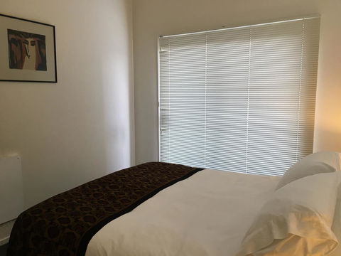 4 At 8 Townhouse Newcastle St - Perths Hotel 6