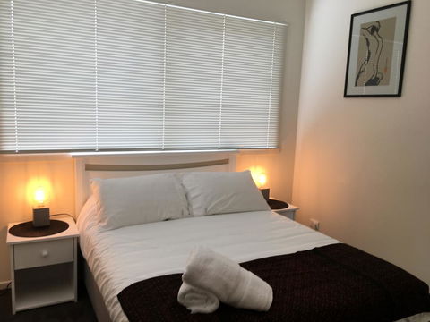4 At 8 Townhouse Newcastle St - Perths Hotel 2