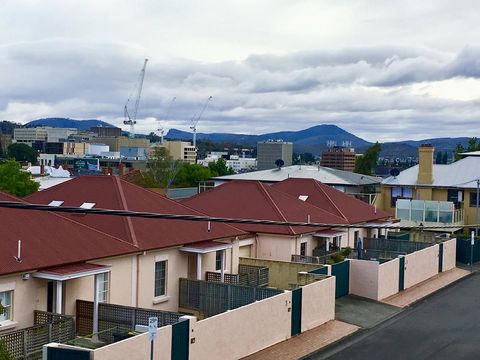 4 At 8 Townhouse Newcastle St - Perths Hotel 5