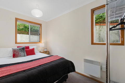 That '70s House - Perths Hotel 19