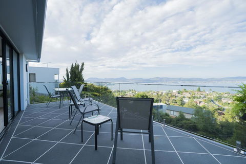 Amazing Sea Views Luxury Guest House - Perths Hotel 21
