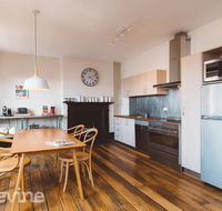 Devine Stays - Westside Apartment on Elizabeth - Perths Hotel