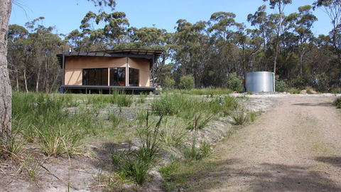 BAY OF FIRES ECO HUT Off Grid Experience At Binalong Bay - Perths Hotel 20