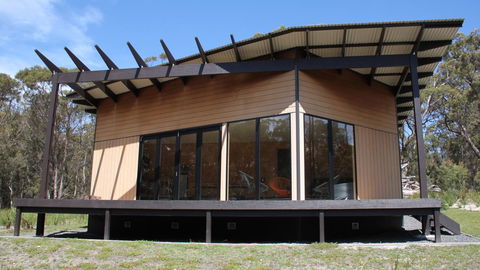 BAY OF FIRES ECO HUT Off Grid Experience At Binalong Bay - Perths Hotel 21