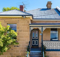WEST NEST  Classic 3BR Hobart Terrace BEST Location View Close to City - Perths Hotel