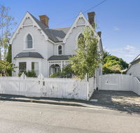 Amberley - Perths Hotel