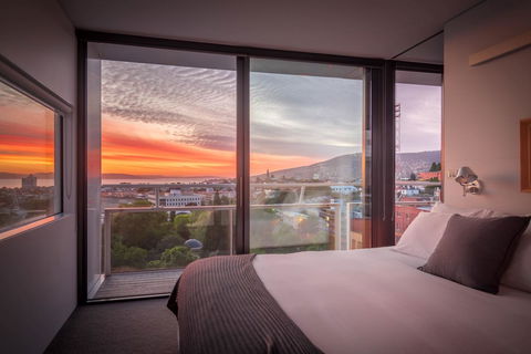 Avalon City Retreat - Perths Hotel 9