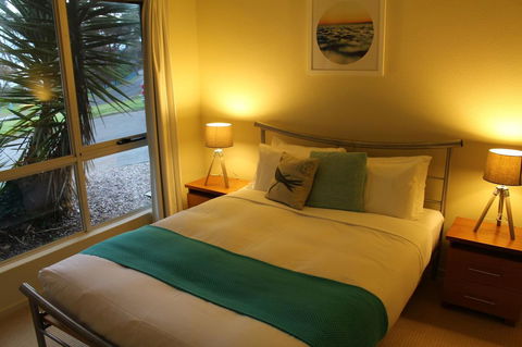 Villa 2 Bay Of Fires - Perths Hotel 10