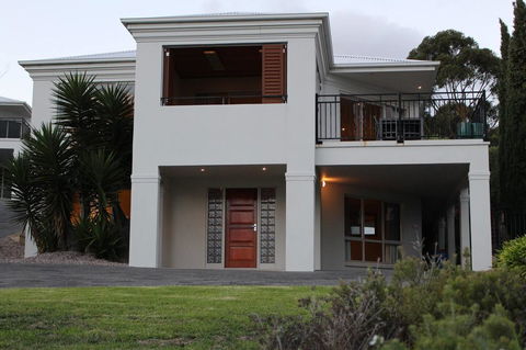Villa 2 Bay Of Fires - Perths Hotel 7