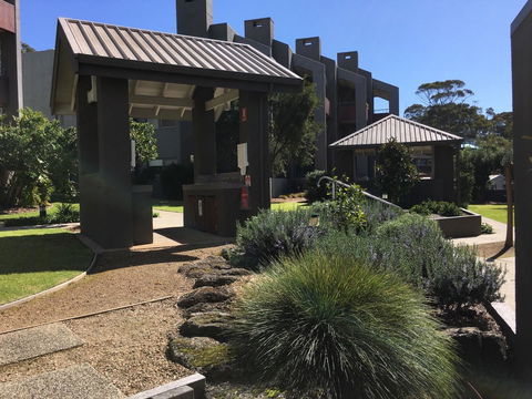 Cumberland Lorne Resort - Perths Hotel 1