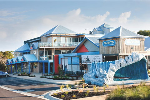 The Island Accommodation - Perths Hotel 0
