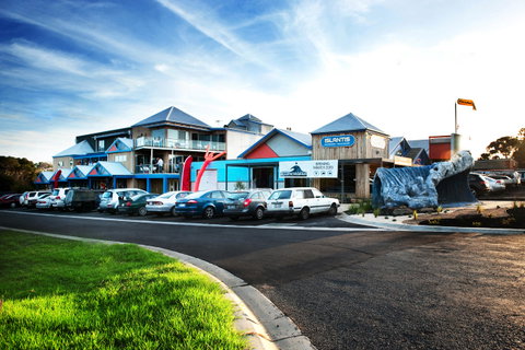 The Island Accommodation - Perths Hotel 25