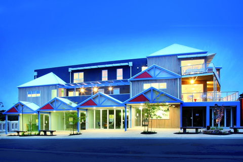 The Island Accommodation - Perths Hotel 34