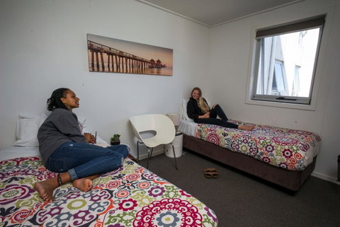 The Island Accommodation - Perths Hotel 3