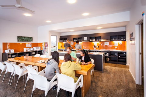 The Island Accommodation - Perths Hotel 19