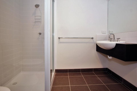 The Island Accommodation - Perths Hotel 5