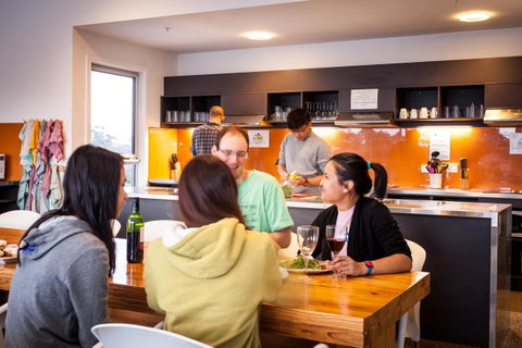 The Island Accommodation - Perths Hotel 11