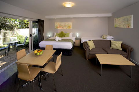 Boathouse Resort Studios And Suites - Perths Hotel 20