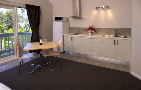 Boathouse Resort Studios And Suites - Perths Hotel 23