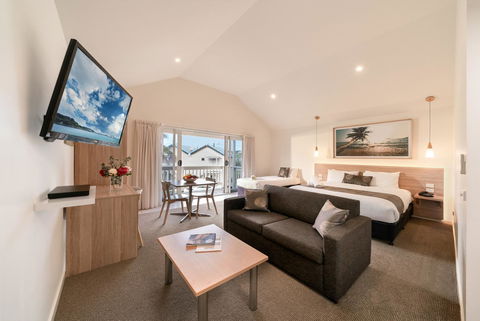Boathouse Resort Studios And Suites - Perths Hotel 7